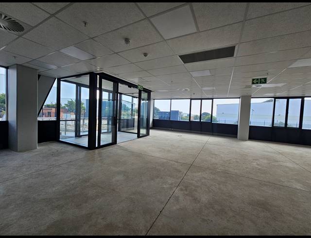 12,674M² WAREHOUSE TO LET IN LINBRO PARK